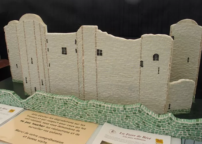 Le château de Pouancé, image 1