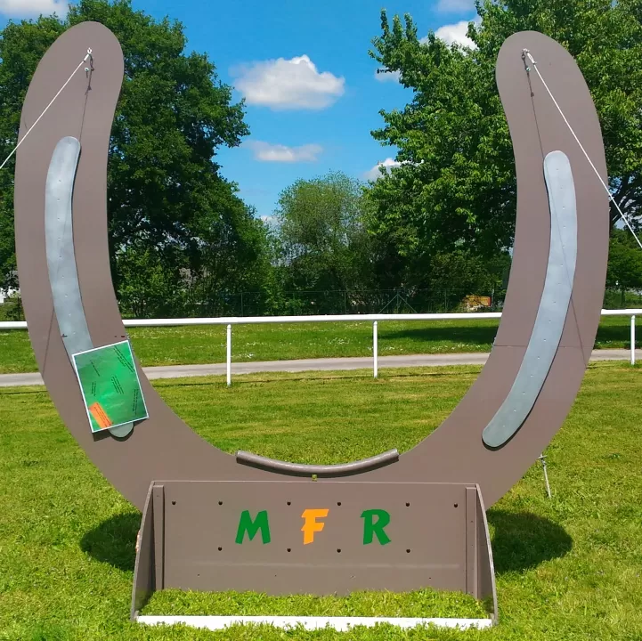 Obstacles hippiques en bois par les 3ème de la MFR de Pouancé